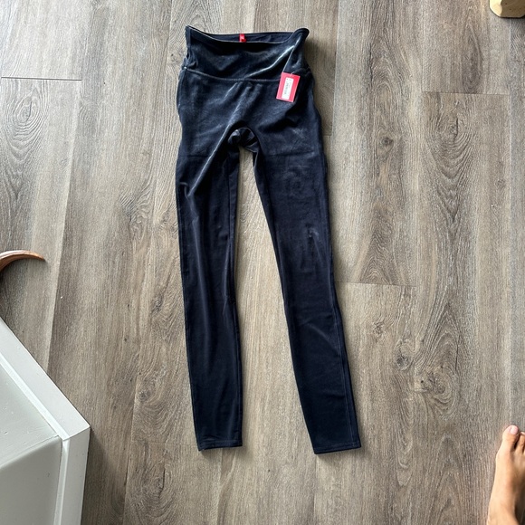 Spanx velvet leggings in navy blue size small. nwt. - Picture 10 of 11